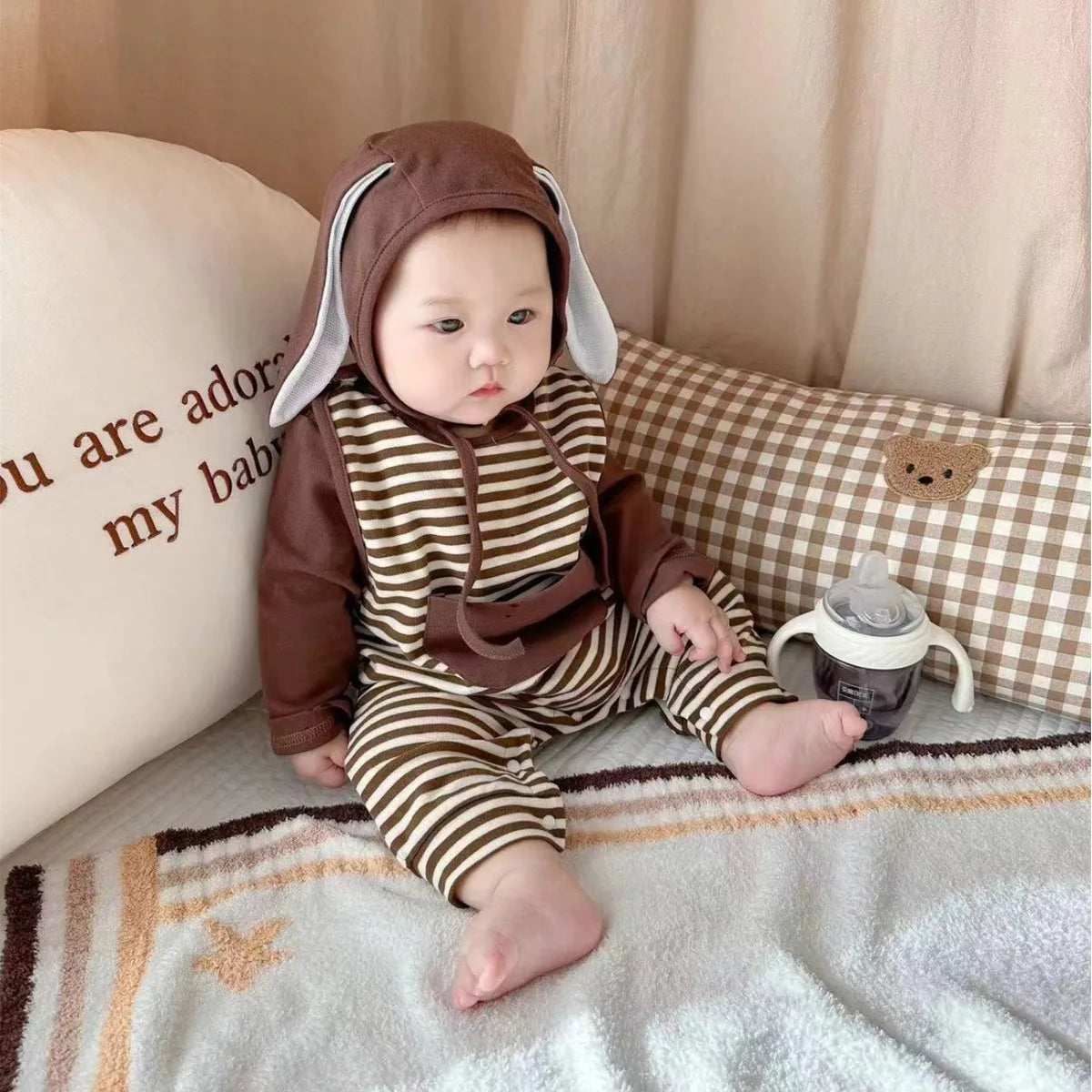 Ins 2024 Frühling Herbst Baby Jungen Bodysuit Baumwolle gestreiften Cartoon gedruckt Langarm Kleinkind Jungen Stram pler Neugeborene Jungen Outfits.