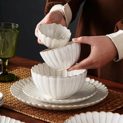 1pcs Retro Ceramic Dishes Plates Fish Dish Plates Manual Flower Relief Living Room Dinner Plate Kitchen Fruit Salad Dish Bowl.