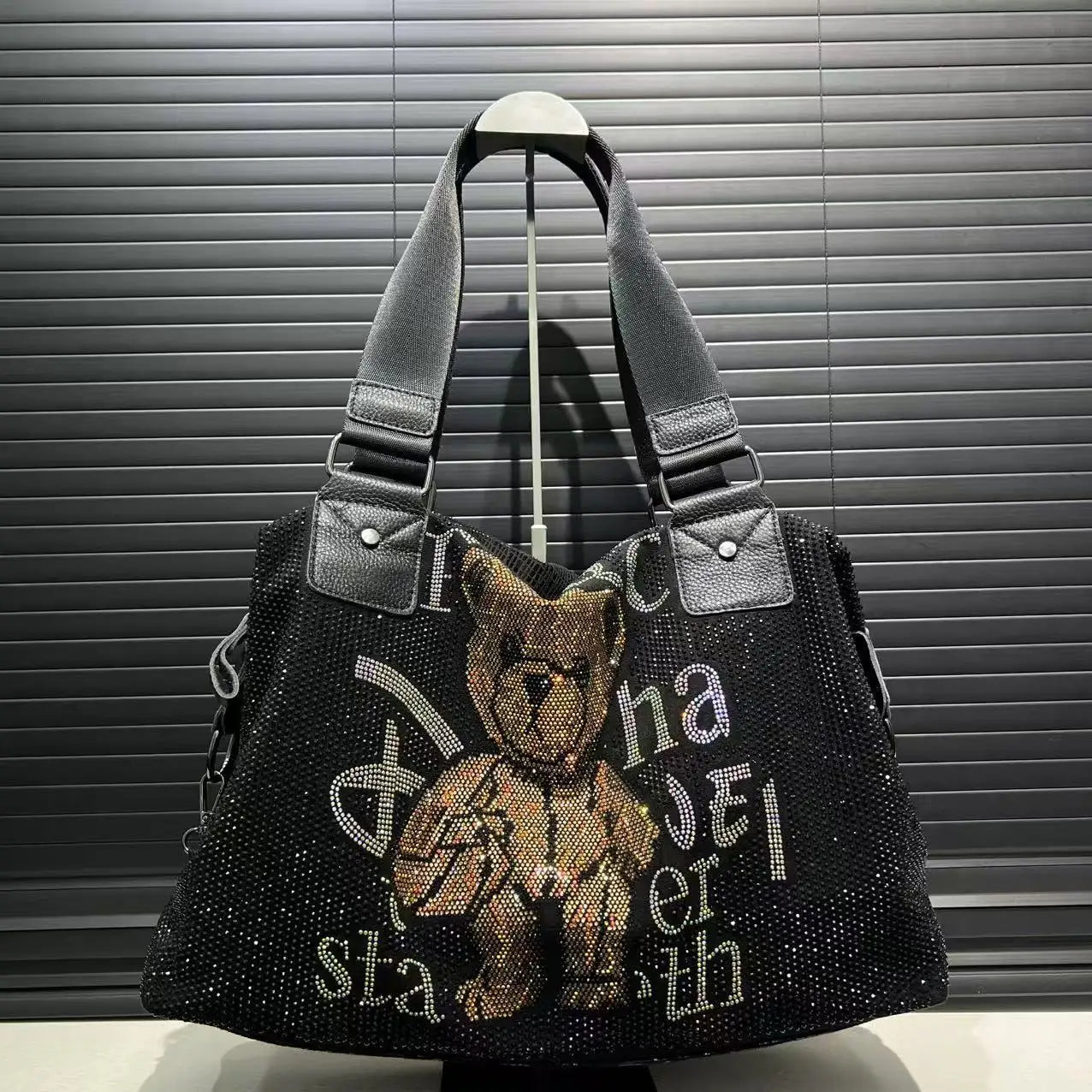 Ladies' fashionable diamond jewelry cute teddy bear handbag, large capacity, personalized, elegant, shiny shoulder bag.