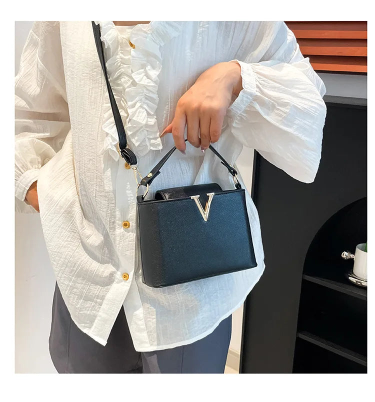Luxury Women's Tote Bag, Chic V Shaped Stylish Pu Leather Bucket Bag, Top Cover Handbag Women Shoulder Crossbody Bag for Woman.