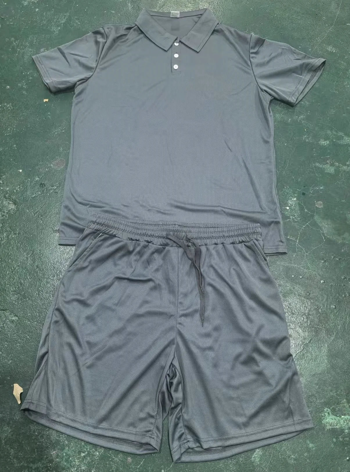 2025 Men's casual sports mesh set, summer T-shirt fashionable, comfortable and breathable lapel beach two-piece set.