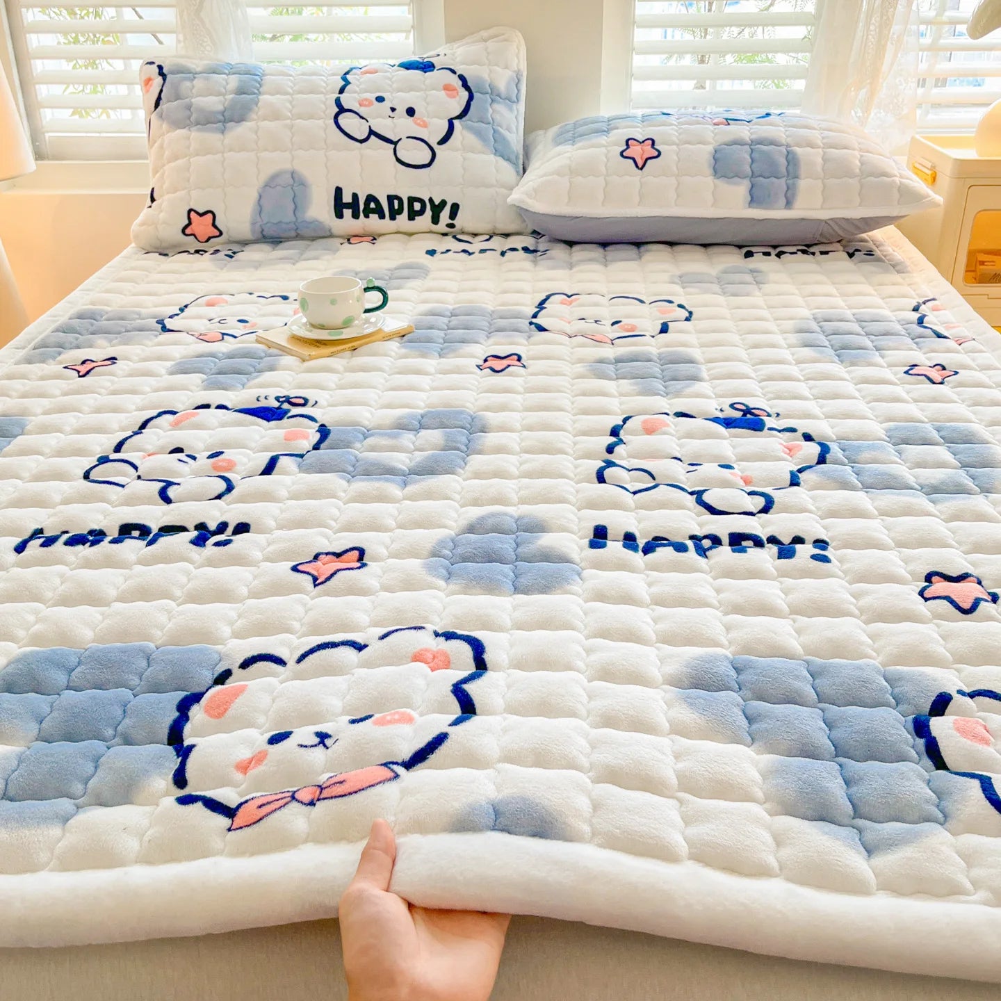 Winter Milk Velvet Mattress Toppers Thicken Quilted Bedsheet Student Bedspreads Washable Mattress Cover Queen Bedding Coverlets.