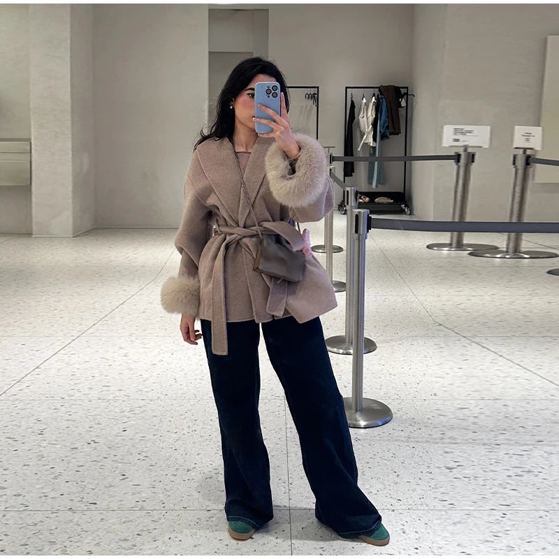 2025 Chic Revers Plüsch Mantel Mit Gürtel Frauen Vintage Feste Faux Pelz Hülse Tweed Offene Mäntel Weibliche Herbst Casual Straße outwear.