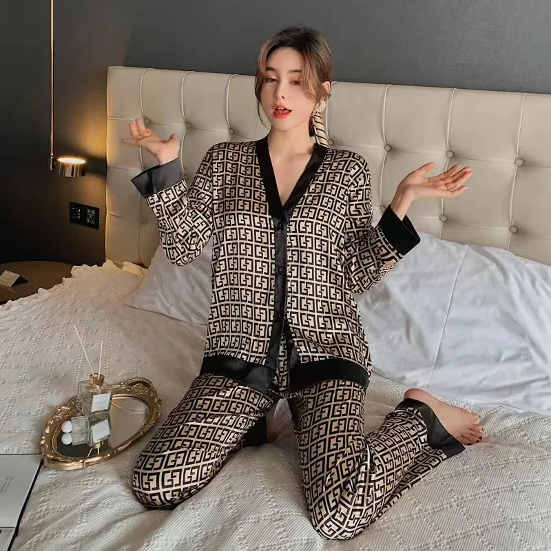 Frühling Neue Damen Eis Seide Pyjamas Homewear Set von Langarm Pyjamas Frauen Eis Seide Net Rot und Kragen Pyjamas homewear.