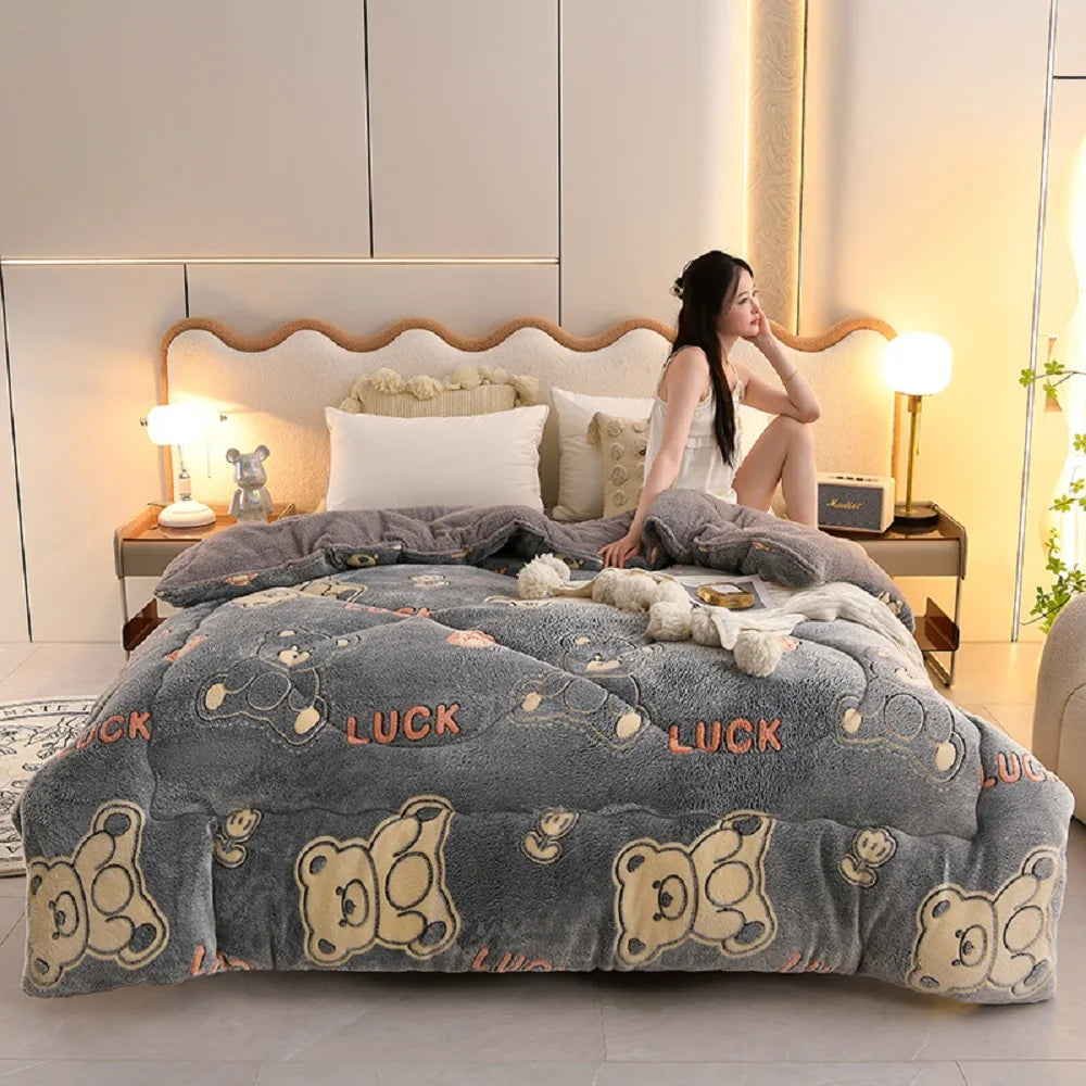 1Pc Snowflake Velvet Skin-Friendly Milk Velvet Quilt Quilt Core Suitable for Bedroom Apartment Winter Thickeneded Warm Comfortable Fashion Print Ins Style 1.5/1.8/2/2.2m Bed.