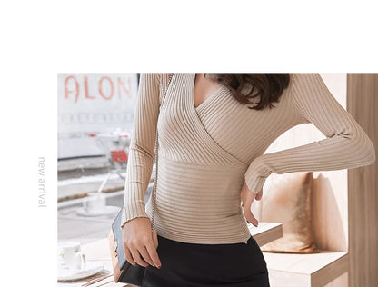 Kurze Grundlegende Pullover Frauen 2023 Sexy Tiefem V-ausschnitt Pullover frauen Pullover Schlank Bodenbildung Pullover Weibliche Elastische Baumwolle Tops.