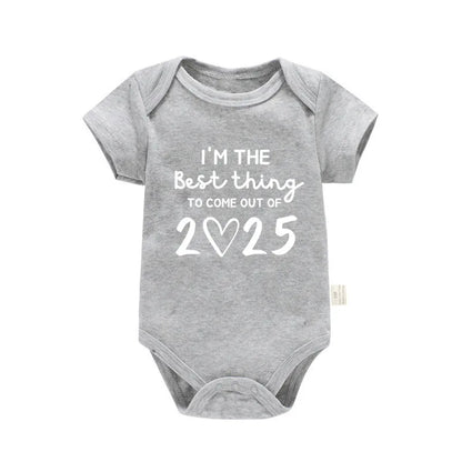 „I'm the Best Thing 2025, Neugeborene Babykleidung, weiße Baumwolle, Sommer-Bodys für Kleinkinder, kurzärmeliger Strampler für Jungen und Mädchen.