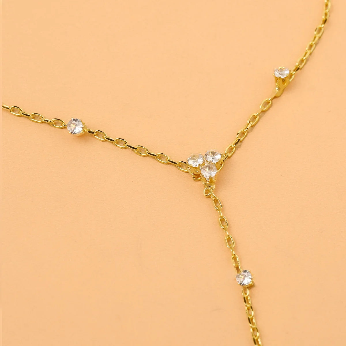 2025 Summer New Rhinestone Flower Bracelet Geometric Crystal Metal Bracelet for Women Beach Party Jewelry Accessories.