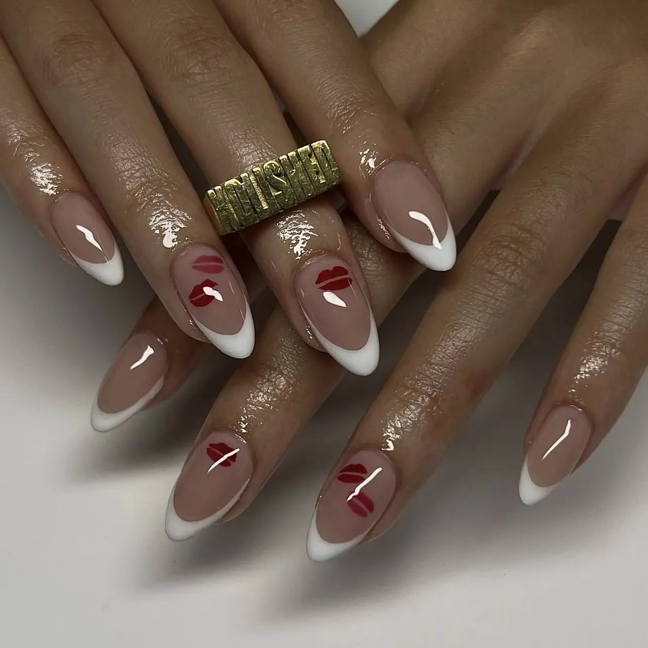 24Pcs/set Almond Press-On French Nail Tips Green Cat Eye False Nails Simple&Elegant Wearable Nail Art for Women&Girls Daily Wear.