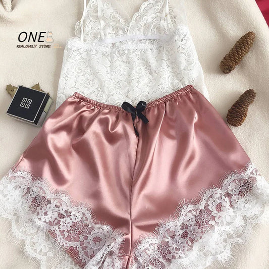 Sommer 2Pcs frauen Neue Sexy Spitze Sehen-Durch Pyjamas Schwarz Rosa Nette Kleidung Atmungsaktivem Hosenträger Shorts set.