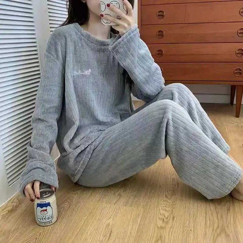 Winter frauen Neue Pyjamas Korallen Samt Casual Pyjamas Gepolsterte Loungewear Loungewear Sets Warme Kleidung Für Herbst Und Winter.