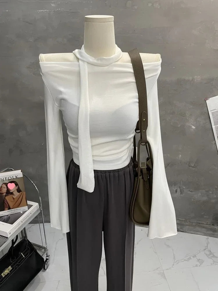 Sexy One-Shoulder Long Sleeve T-Shirt with Scarf Short Flared Sleeve Blindfolded Entry Base Shirt Tight Short Crop Top.