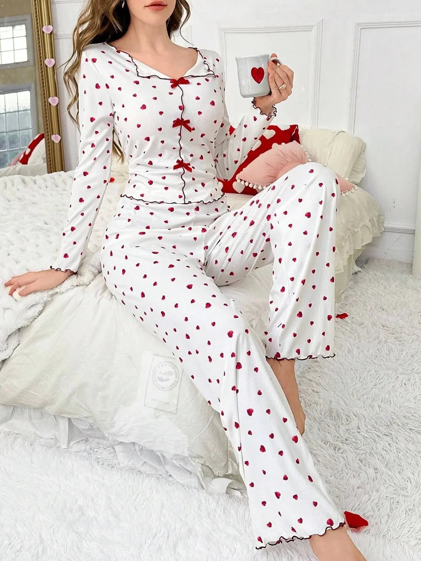 Autumn Winter Sleepwear for Women Two-piece Pajamas Set Heart-shaped Printed Long-sleeved Shirts and Long Pants Homewear.