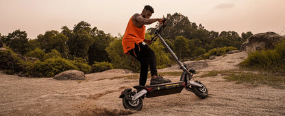 Isinwheel R3 Foldable Adult Electric Scooter E-Scooter 45 km/h Electric Kick Scooter 800W Skateboards 48V 15Ah Kickboard.