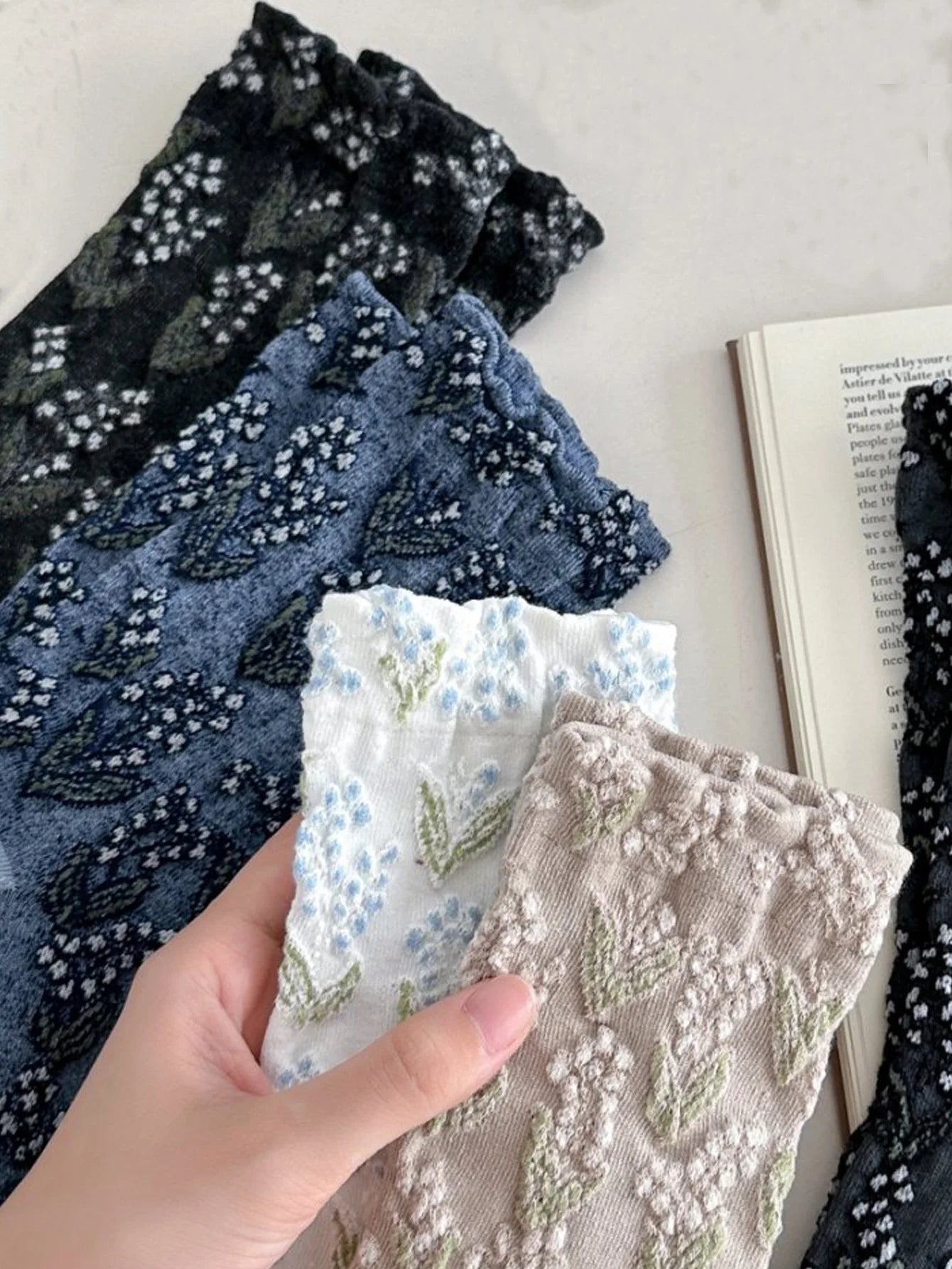 Autumn Winter Long For Women Retro Harajuku Relief Print Daily Casual Streetwear Cute Socks Fashion Japanese Style Women's Socks.