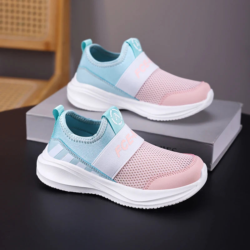 Girls Slip on Shoes Children Sneaker Fashion Knit Fabric Luxury Kids Casual Shoes Lightweight School Sports Girls Shoes.