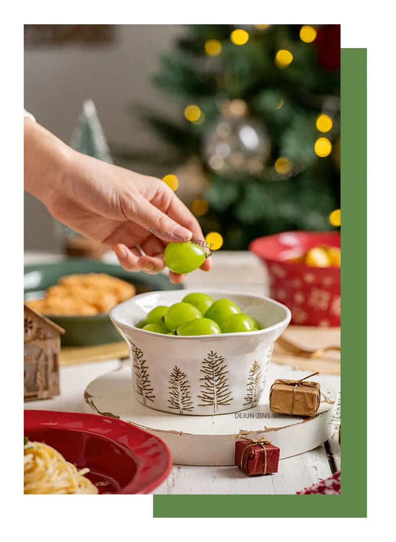 1PC Exquisite Christmas Tableware Ceramic Plates Fruit Salad Plates Breakfast Milk Mugs Household Kitchen Ceramic Noodle Bowls.