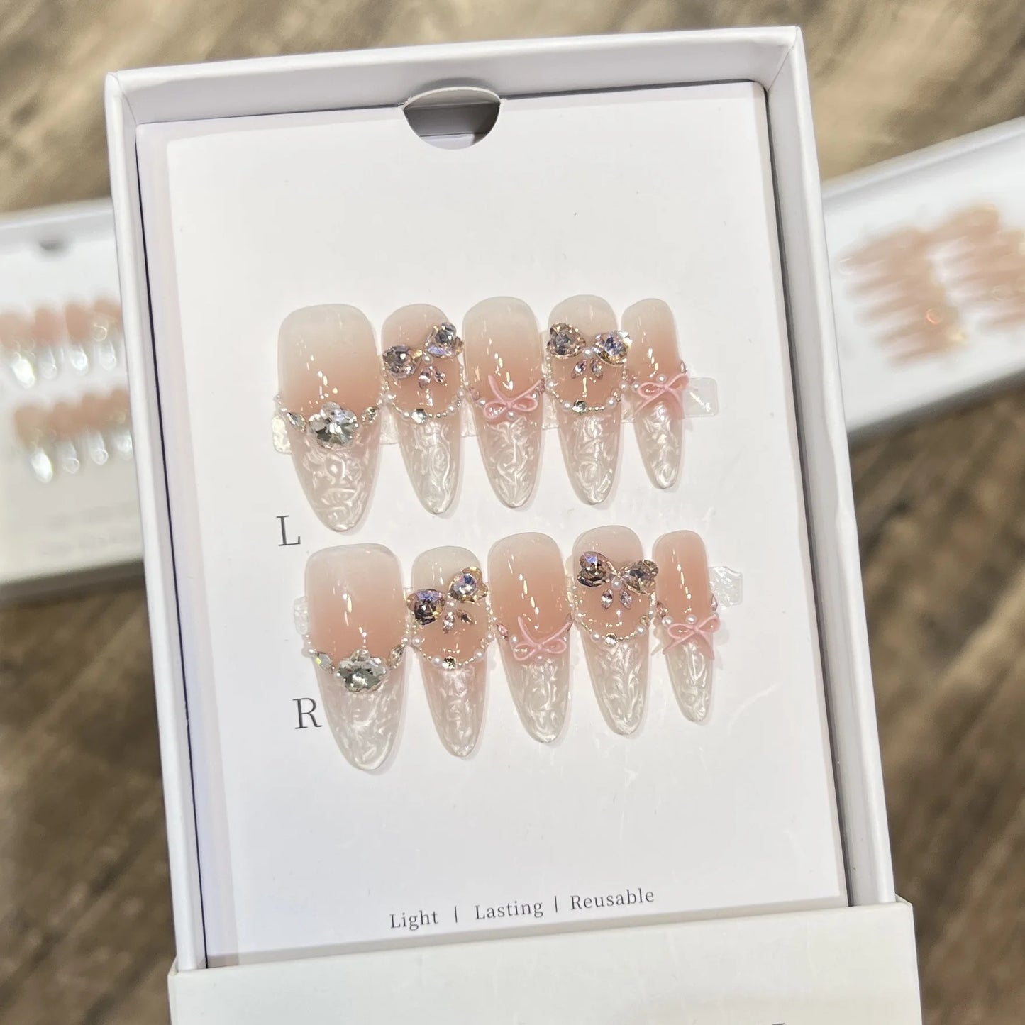 10pcs Pink Cat Eye False Nails 3D Butterfly Fake Nails Diamond Pearl Press on Nails Gradient French Glue on Nail Almond Nail Art.