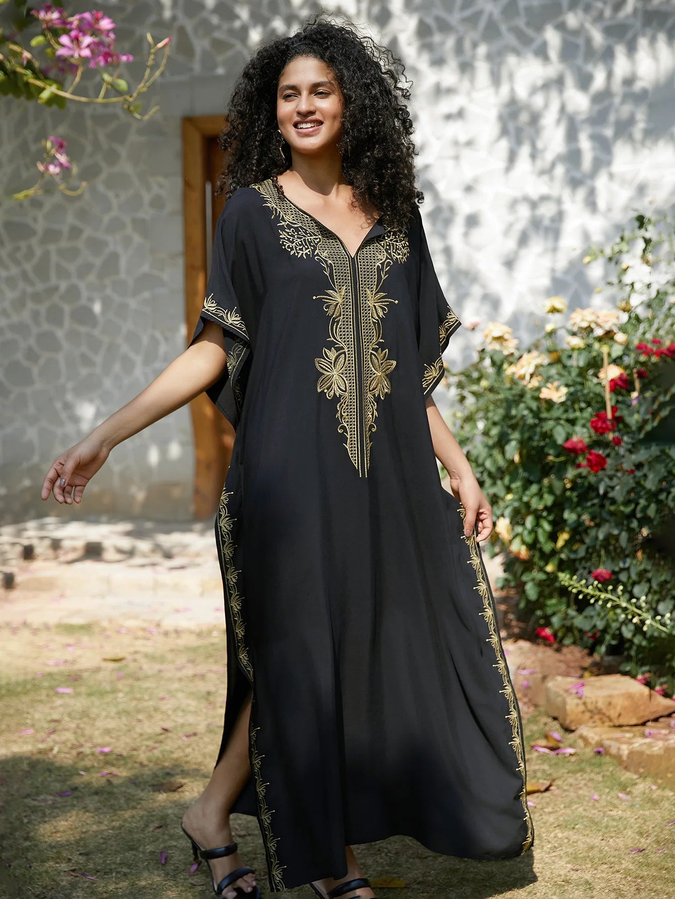 Badeanzug Vertuschungen Stickerei V-Ausschnitt Kurzarm Bad vertuschen für Frauen Kaftan Kleider.