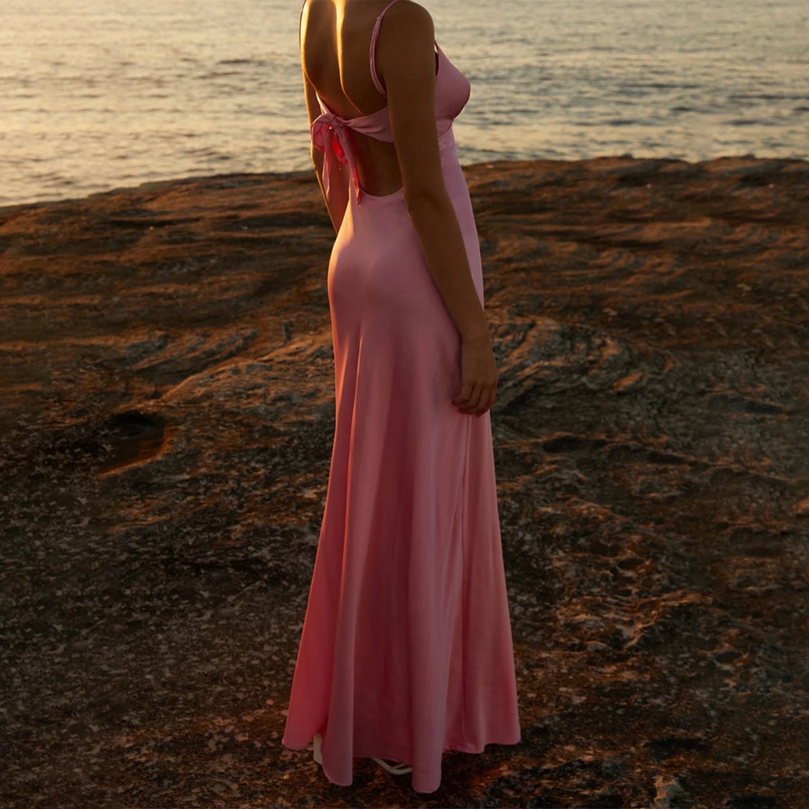 Combhasaki Damen-Kleid, elegant, einfarbig, verstellbar, dünn, Schultergurte, Ausschnitt, zum Binden vorne, rückenfrei, Sommer, langes Cami, seidiges Kleid.