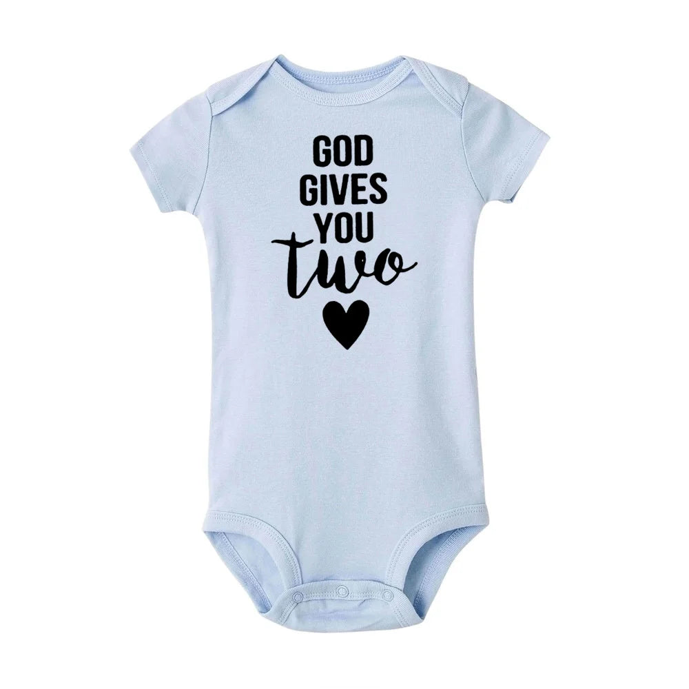 Zwillinge Neugeborenen Baby Body Sommer Infant Baby Geboren Kurzarm Kleidung Jungen Mädchen Overall Schwangerschaft Ankündigung Zwillinge Geschenke.