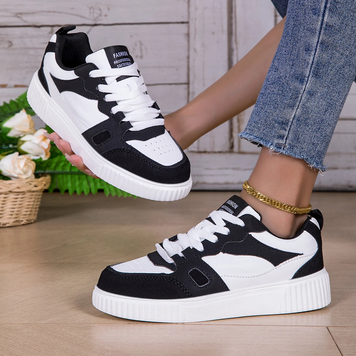 Women Shoes Skateboarding Shoes For Men Fashion Sneakers Lightweight White Black Sports Running Outdoor Casual Shoes Size36-46.