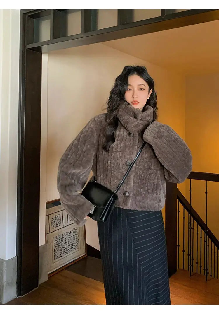 2025 Winter Fashion Stand Collar Warm Plush Short Jacket Women Autumn Retro Street Thickened Loose Harajuku Casual Short Jacket