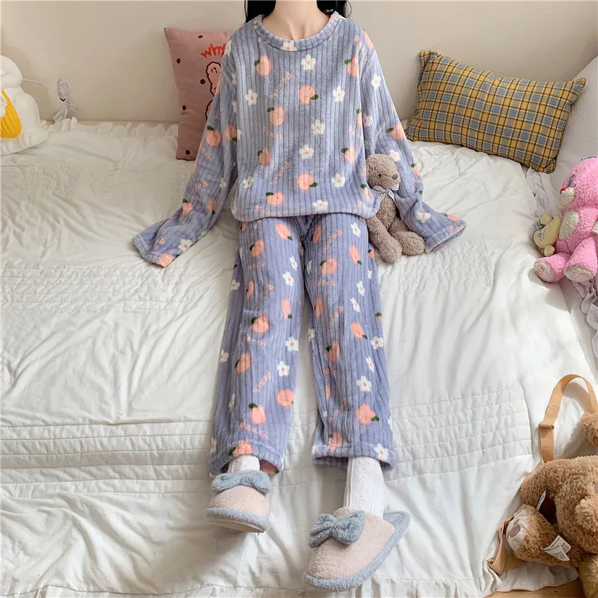 Winter-Damen-Pyjama-Homewear-Anzug, neues warmes Set aus Korallen-Fleece für Herbst und Winter, bequemer warmer Pyjama-Homewear-Anzug.