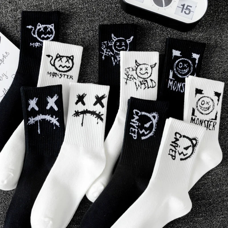 10 pairs of men's sports socks, casual, breathable, and versatile. Ghost face graffiti personalized socks.