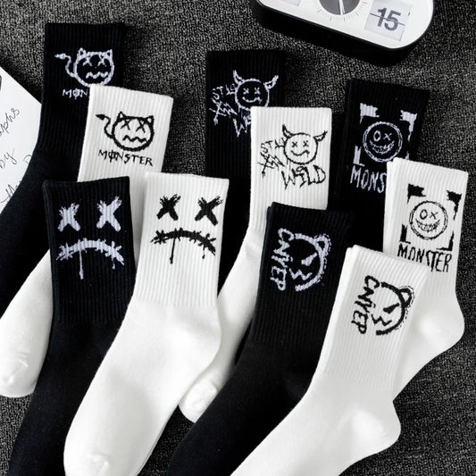 10 pairs of men's sports socks, casual, breathable, and versatile. Ghost face graffiti personalized socks.