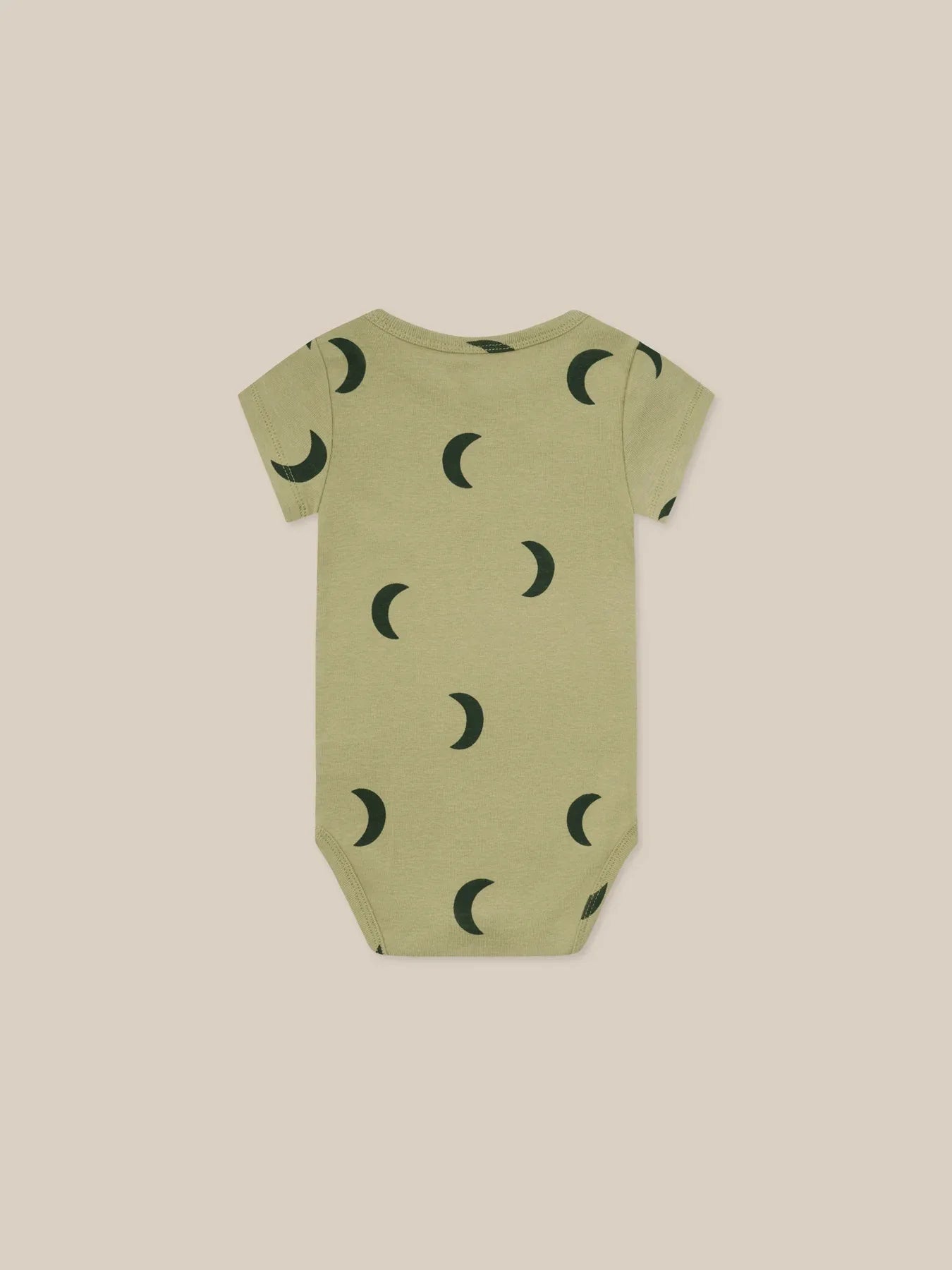 Babyanzug 2025, neuer süßer Baby-Kurzarm-Dreieckstaschen-Furz-Overall im Instagram-Stil für drinnen und draußen.