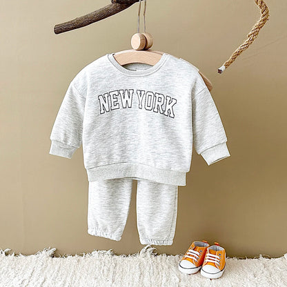 Infant Baby Set Frühling Herbst Brief New York Drucken Neugeborenen Top + Unten Baumwolle Sport kinder Mode Neue Baby Kleidung 0-3Y.