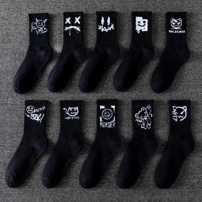 10 pairs of men's sports socks, casual, breathable, and versatile. Ghost face graffiti personalized socks.