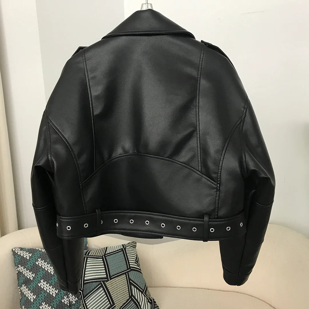 Neue Frühjahr Frau Faux Leder Jacke Chic Vintage Amerikanische straße tragen Kurze Revers Zipper Gürtel Biker Mäntel Mode Streetwear.