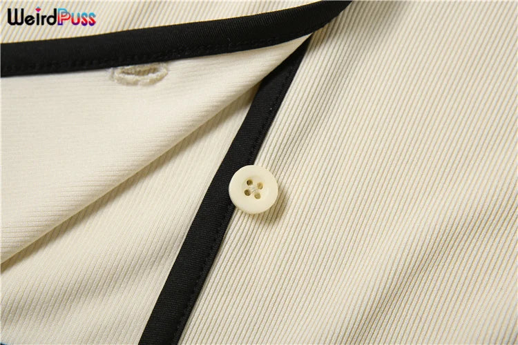 Weird Puss geripptes 2-teiliges Damen-Set, Polo-Ausschnitt, Knopf-Shorts, bauchfreie Tops + Miniröcke, passende Stretch-elegante Streetwear-Outfits.