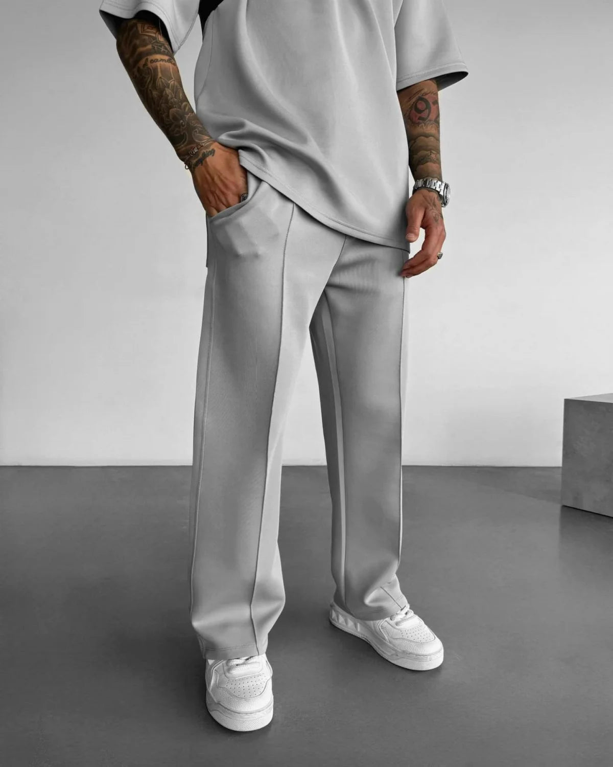 2025 Spring and summer men's new four seasons loose straight tube sports casual pants comfortable suit pants drawstring waistban.
