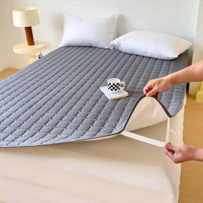 Waterproof Quilted Mattress Protector Cover Thickened Breathable Mattress Topper for Single or Double Bed.