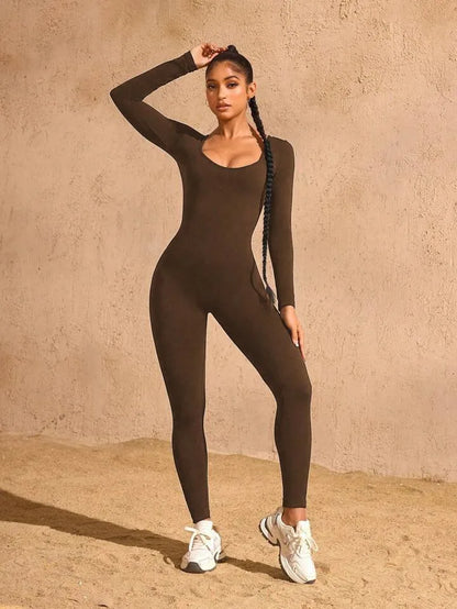Long sleeve trousers jumpsuits, back cut design, beautiful hip line, clothing suitable for sports and exercise.