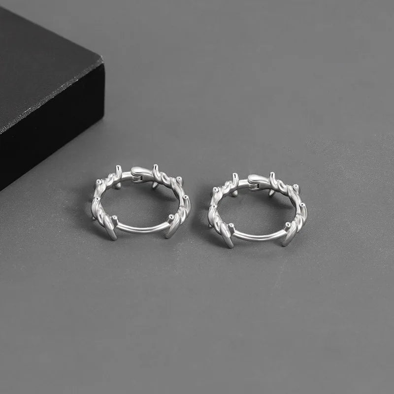 Hiphop Punk Thorn Hoop Earrings for Man Women Classic Piercing Ear Cartilage Tragus Simple Huggie Hoop Rock Jewelry Gift.