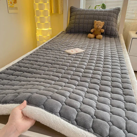 2024 Winter Milk Velvet Bedspread King Size Bed Cover Quilted Mattress Pad Washable Mattress Protector Bed Linen Queen Bedsheet.