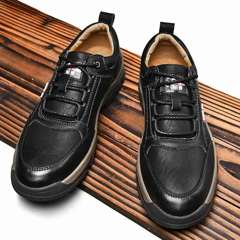 Non-slip Leather Men Hiking Shoes High Quality Man Casual Sneakers Comfortable Sport Shoes Breathable Retro Men Walking Sneakers.