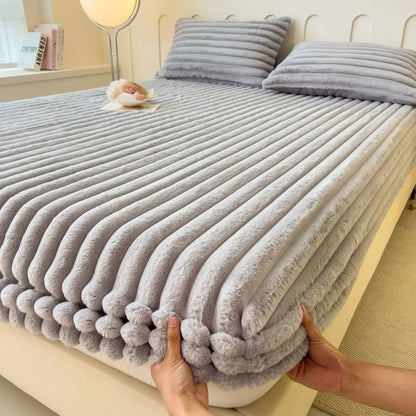 Autumn And Winter Warm Velvet Thick Plush Fitted Sheet Mattress Protector Soft Bedspread Mattress Cover Not Included Pillowcase.