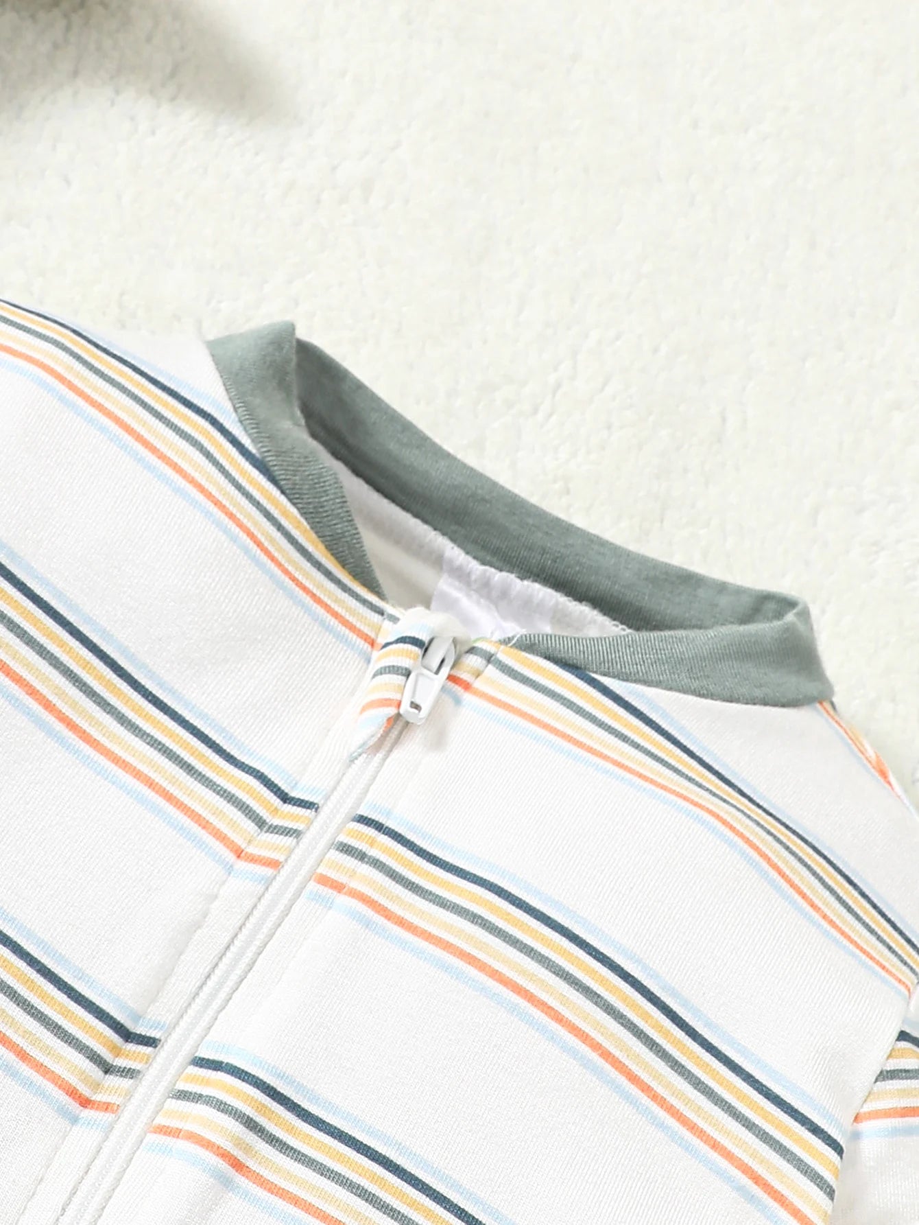 Zweiteiliger, langärmliger, einteiliger Strampler aus Bambusfaser für Säuglinge und Neugeborene, geeignet für Jungen und Mädchen im Frühling und Herbst..