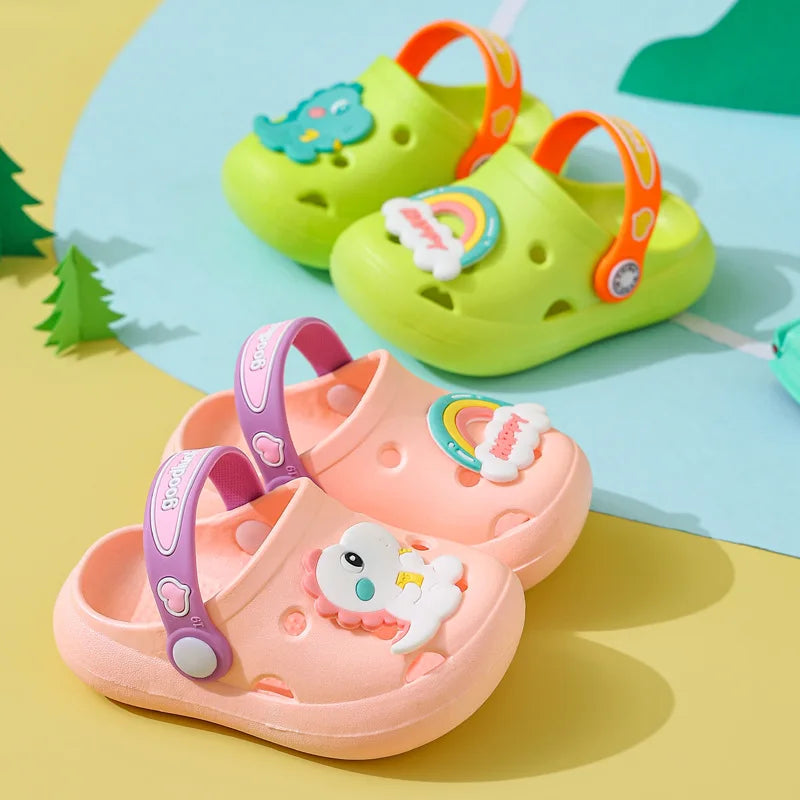 Summer Kids Sandals Hole Children's Shoes Slippers Soft Anti-Skid Cartoon Hole Baby Shoes Sandy Beach for Boys Girls.