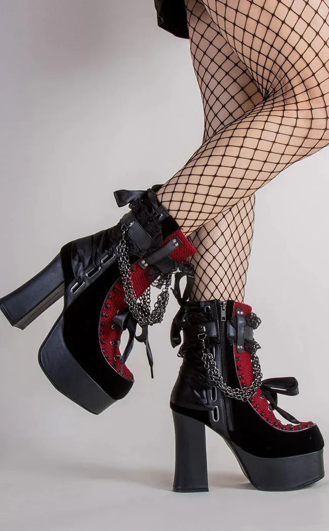 Gothic Style Chain Lace Up Bow Women Short Boots Retro Round Toe Square Heel Chunky Platform Ankle Boots Punk Ladies Party Shoes.