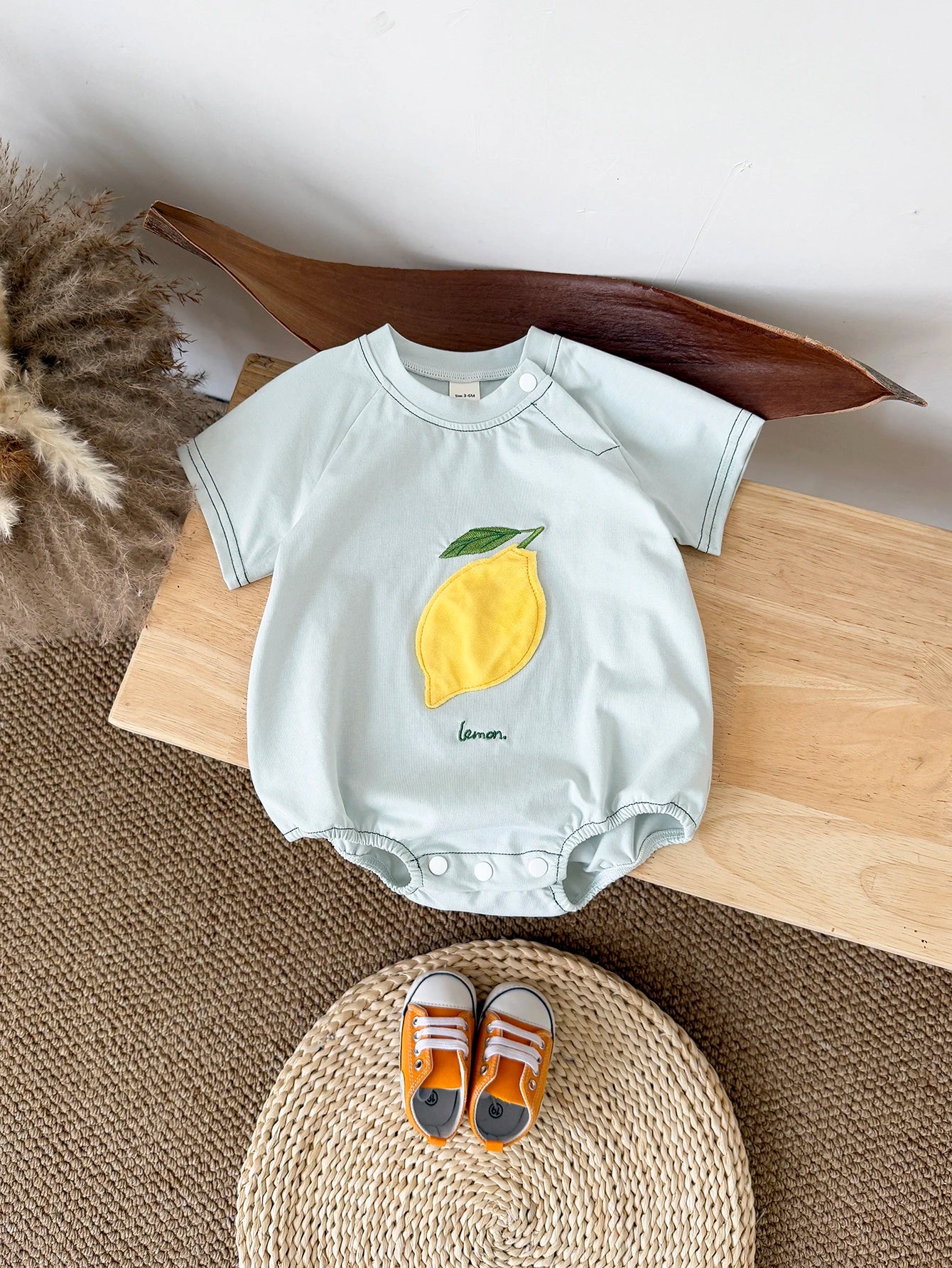 INS Sommer Neue Baby Body Neugeborenen Kleidung Jungen Mädchen Baumwolle Dreieck Strampler Plüsch brief Kurzarm Infant 0-18M