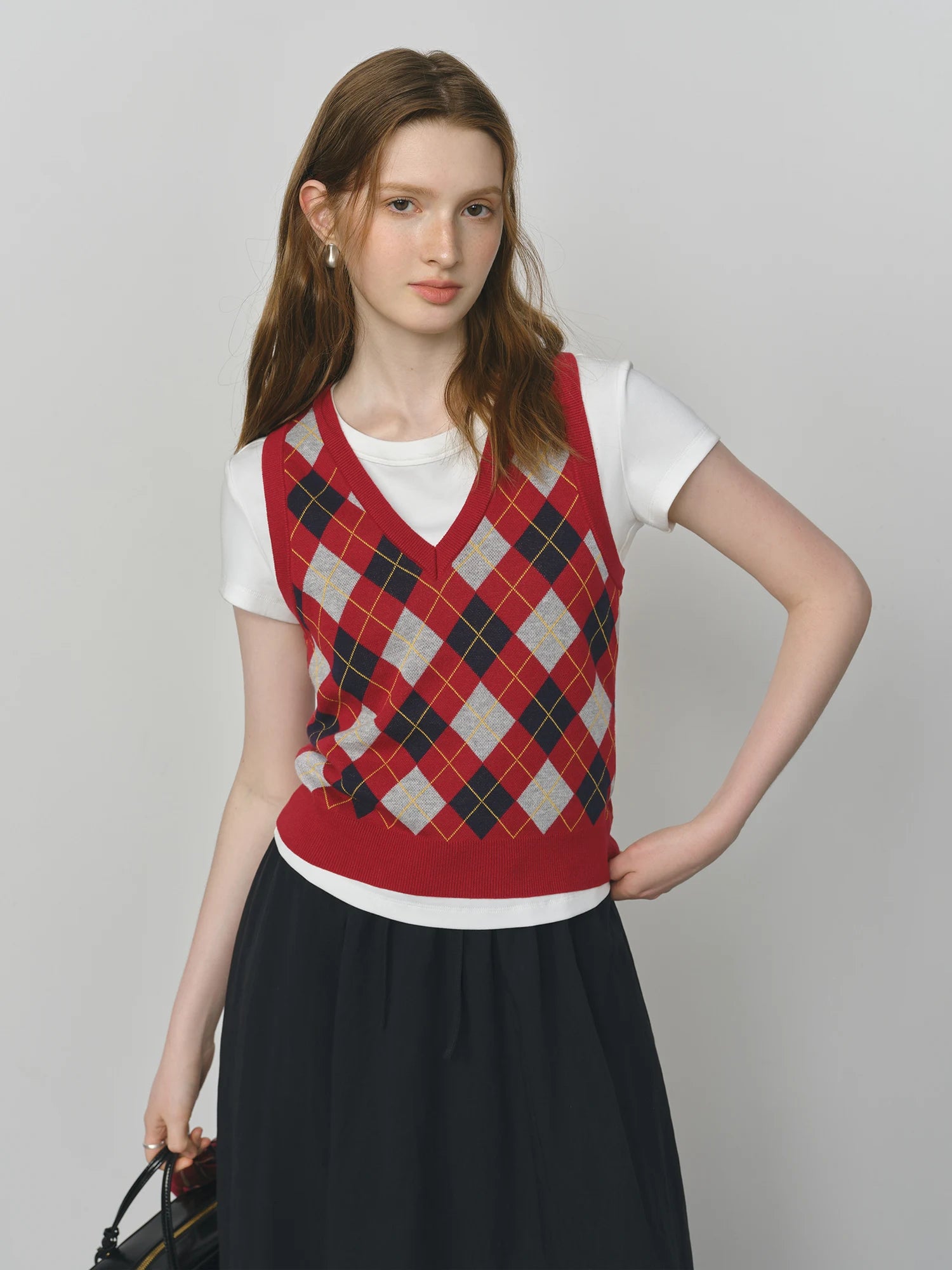 FSLE Plaid Rot Grau V-ausschnitt Gestrickte Weste Top für Frauen 2025, Herbst Neue Ankunft Retro College Stil Oberbekleidung Weste 25FS13248.