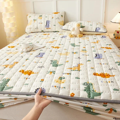 3pcs set Bed Cover Cute Quilted Mattress Cover Soft Skin-friendly Printed Bed Fitted Sheet 1pc mattress cover+2pcs pillowcase.