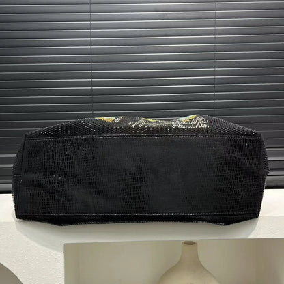 Ladies' fashionable diamond jewelry cute teddy bear handbag, large capacity, personalized, elegant, shiny shoulder bag.