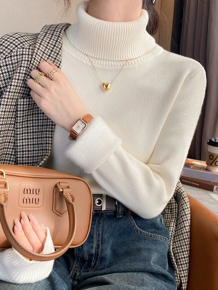 2025 Einteiliger Rollkragenpullover aus Nerz-Samt, verdickt, warme Innenpullover für Damen mit gestricktem Hemdpullover.